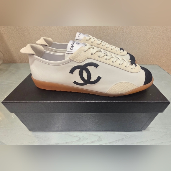 Chanel SS26 Lambskin Sneakers 2026 - Picture 4 of 5